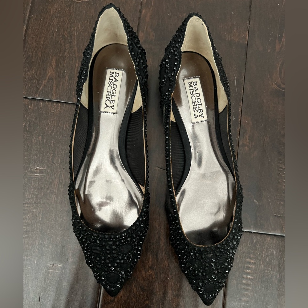 Badgley Mischka Women's Gigi Pointed Toe Flat (size 7)